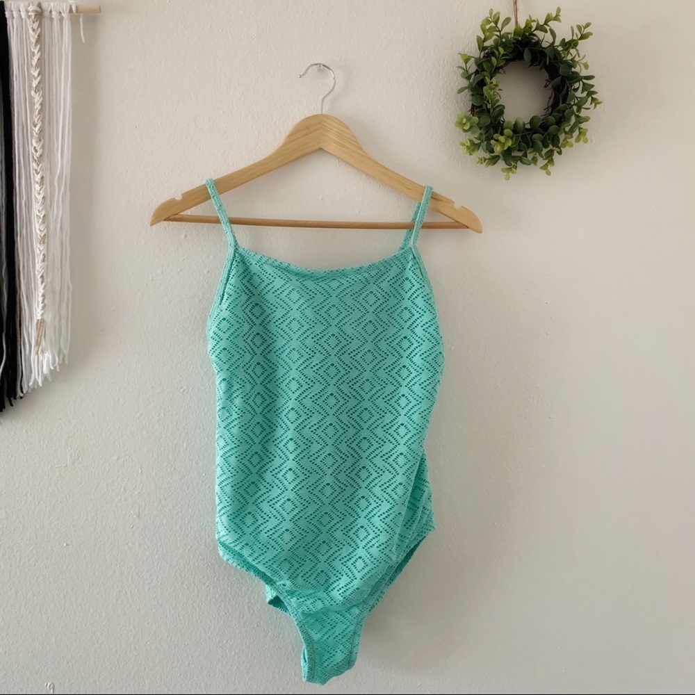 Catalina laced one pice swimsuit sz M (8-10)